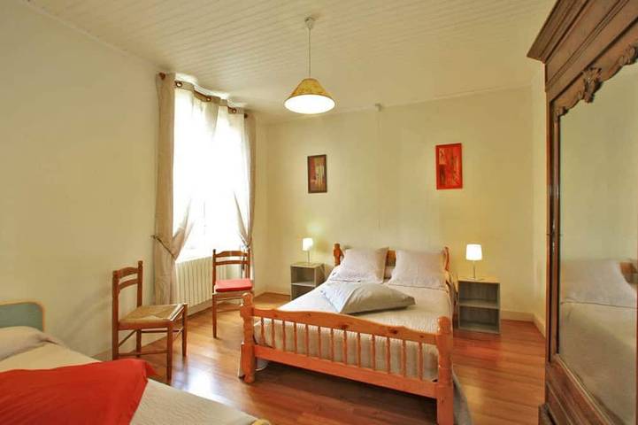 Gîte pour 5 personnes, avec jardin et piscine, animaux acceptés à Calviac-en-Périgord - 3