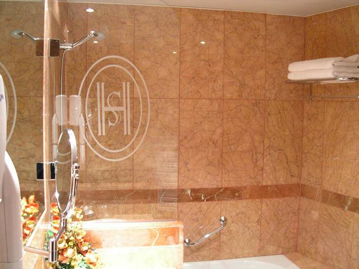 Hôtel pour 2 personnes, avec jardin ainsi que terrasse et piscine à Linares - 2