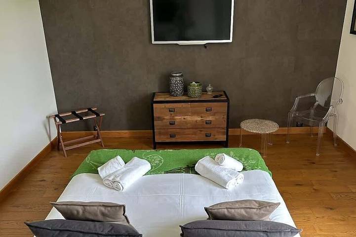 Villa 29 pers • 3 logements • idéal groupes in Tamerville, Côte de la Déroute