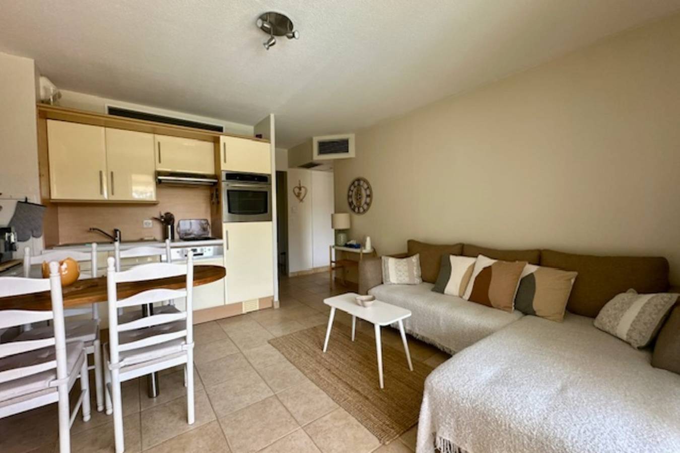 Apartamento entero, Renovated apartment with balcony in Mandelieu-la-Napoule, Massif de l'Esterel