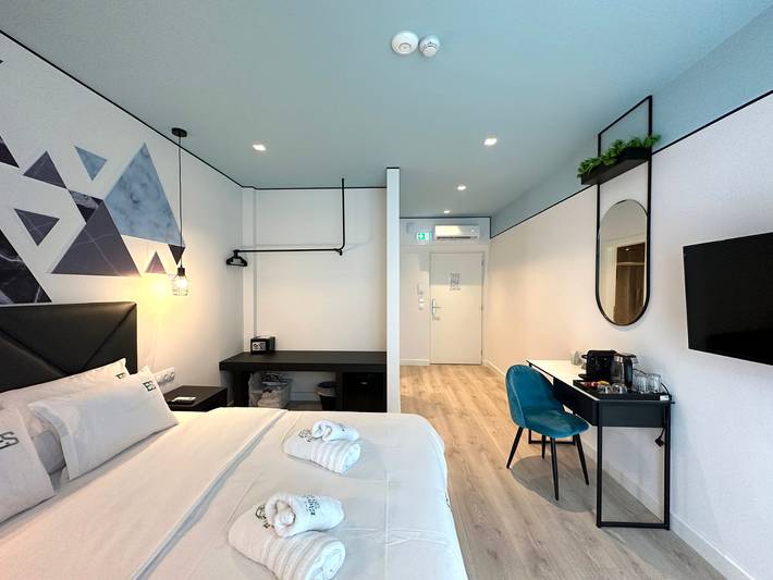 Hotel for 2 people, with balcony in Thessaloniki