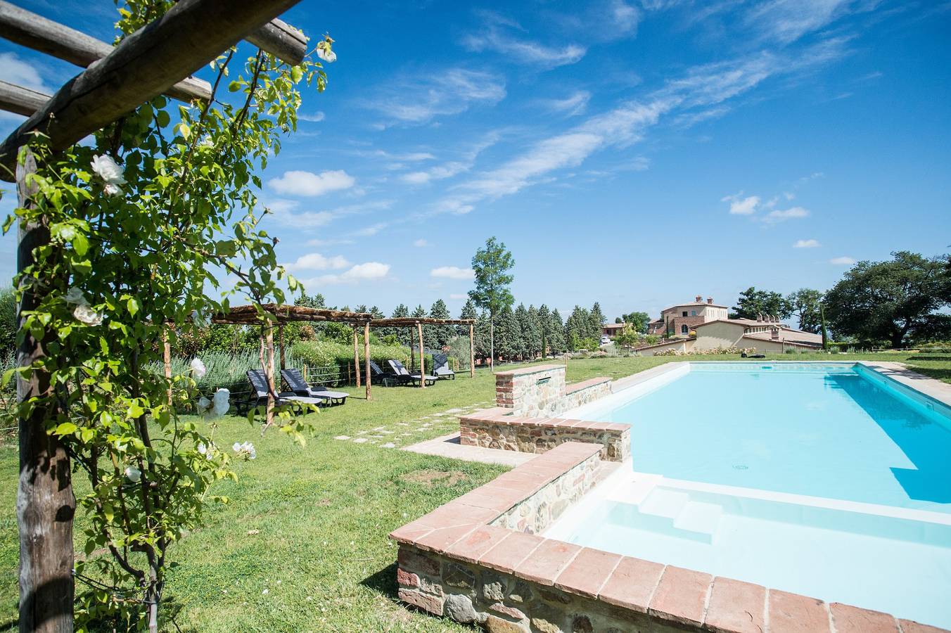Appartement entier, Hôtel Appartement "Quercia" avec piscine partagée & Wi-Fi in Trequanda, Province de Sienne