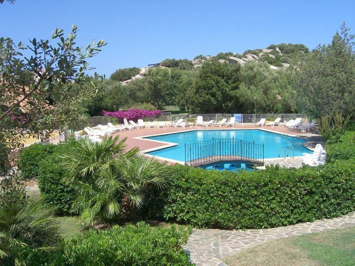 Appart’hôtel pour 6 personnes, avec balcon ainsi que jardin et piscine