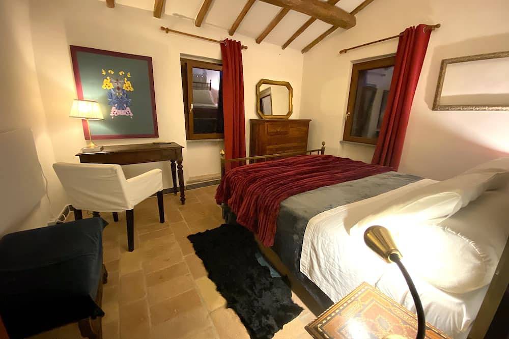 Beautiful Dimora Civita Of Bagnoregio -3 bedrooms 2 bathrooms-family-garden-whole house in Bagnoregio, Viterbo Provinz