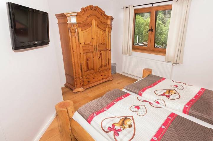 Ferienhaus für 10 Personen, mit Pool und Terrasse sowie Garten und Sauna, mit Haustier in Ruhpolding - 4