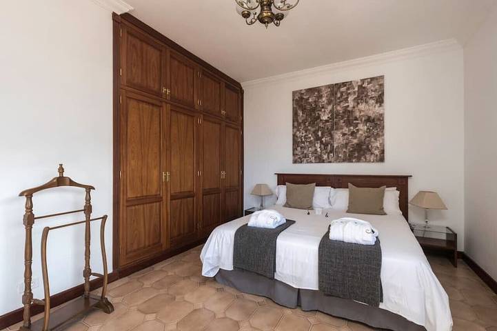 Entire apartment, Spacious interior, 3 terraces with views, wifi [D] in Icod de los Vinos, North Tenerife