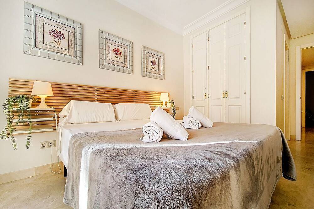 Entire apartment, Ground floor corner apartment with patio and Wi-Fi in Roda Golf, San Javier