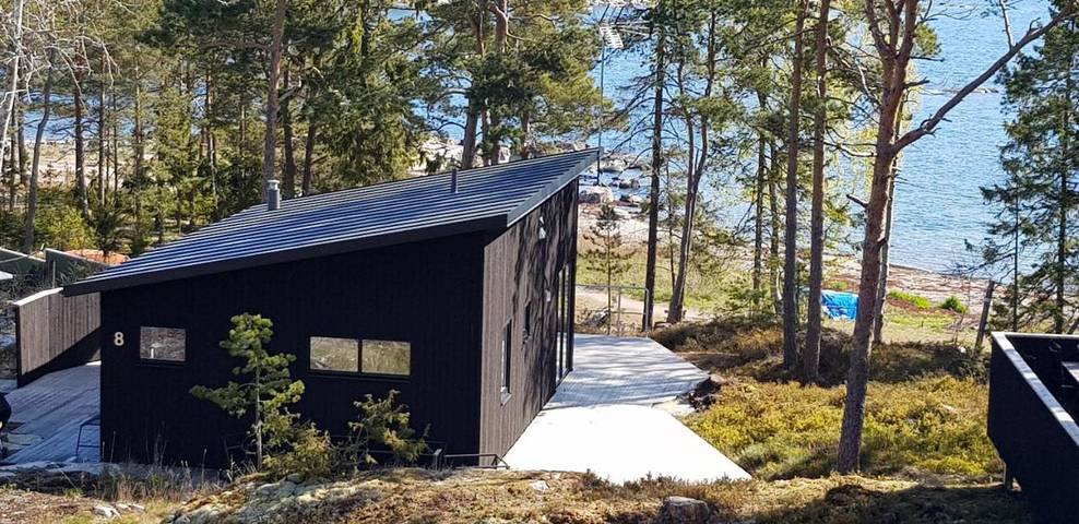 Ferienhaus für 4 Personen, mit Terrasse und Garten sowie Seeblick und Ausblick in Väddö - 2
