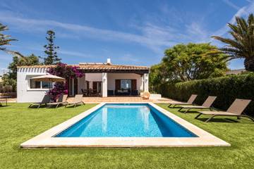Villa in Sant Lluís, Coast of Menorca für 6 