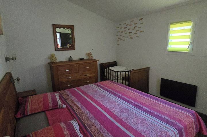 Location de vacances pour 4 personnes, avec jardin ainsi que piscine et terrasse à Planzolles - 2