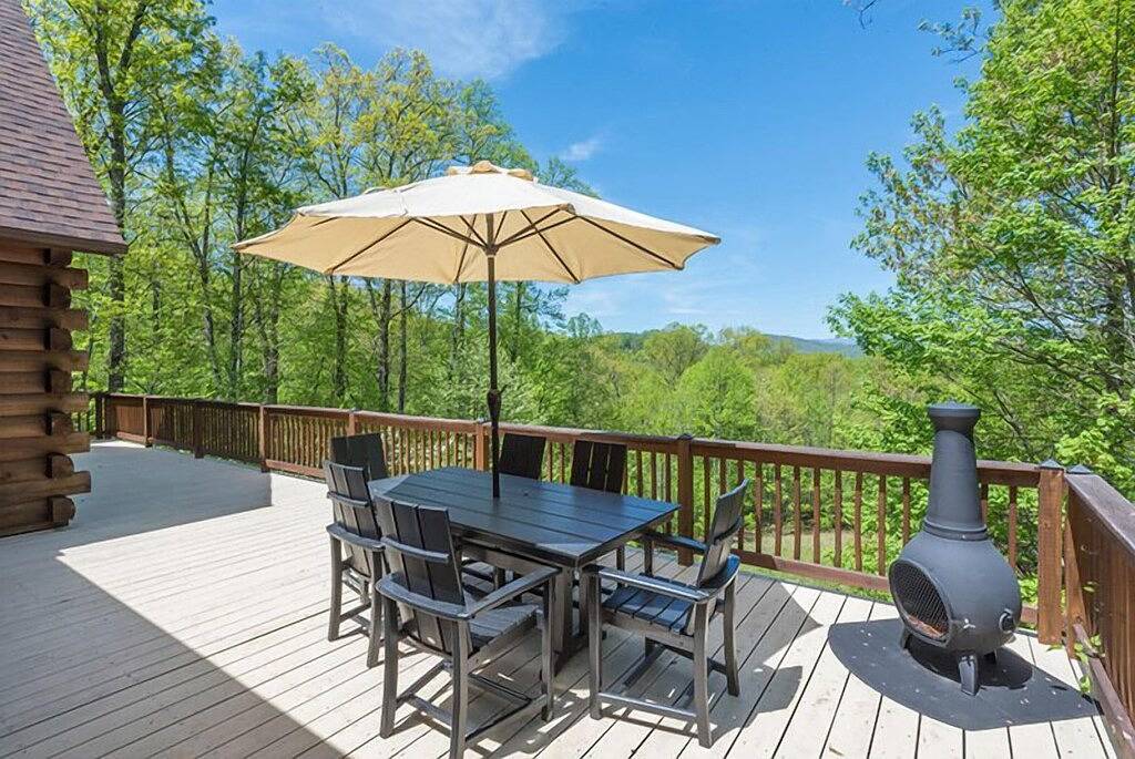 Sweetwood Lodge: 3 Br, 3 Ba Hütte / Bungalow in Old Fort, 6 Personen in McDowell County
