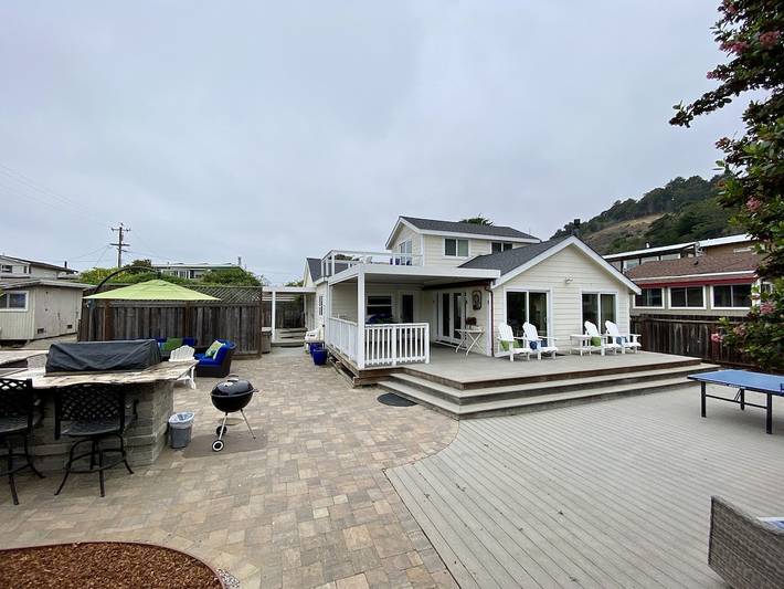 Vacation rental for 8 people, with hot tub and yard in North Coast