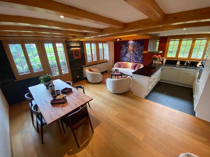 Ferienwohnung für 6 Personen, mit Balkon und Terrasse sowie Ausblick in Schönried