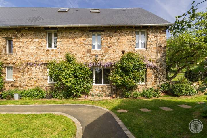 Gîte pour 6 personnes, avec jardin et terrasse à Montpinchon - 4