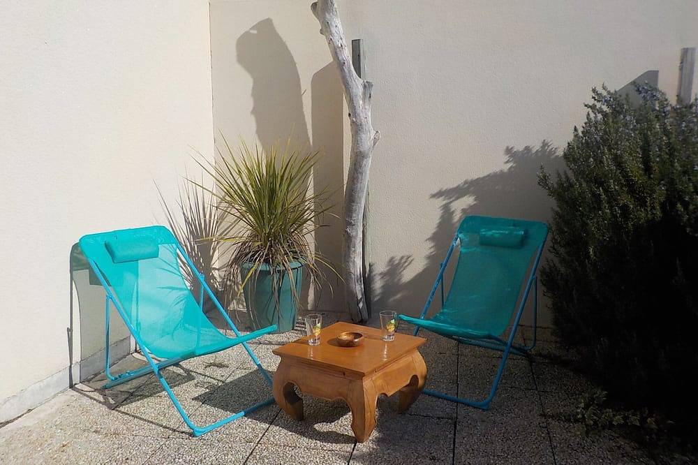 Entire apartment, Charming T2 house in a quiet condominium near the beaches. in Vaux-sur-Mer, Côte de Beauté