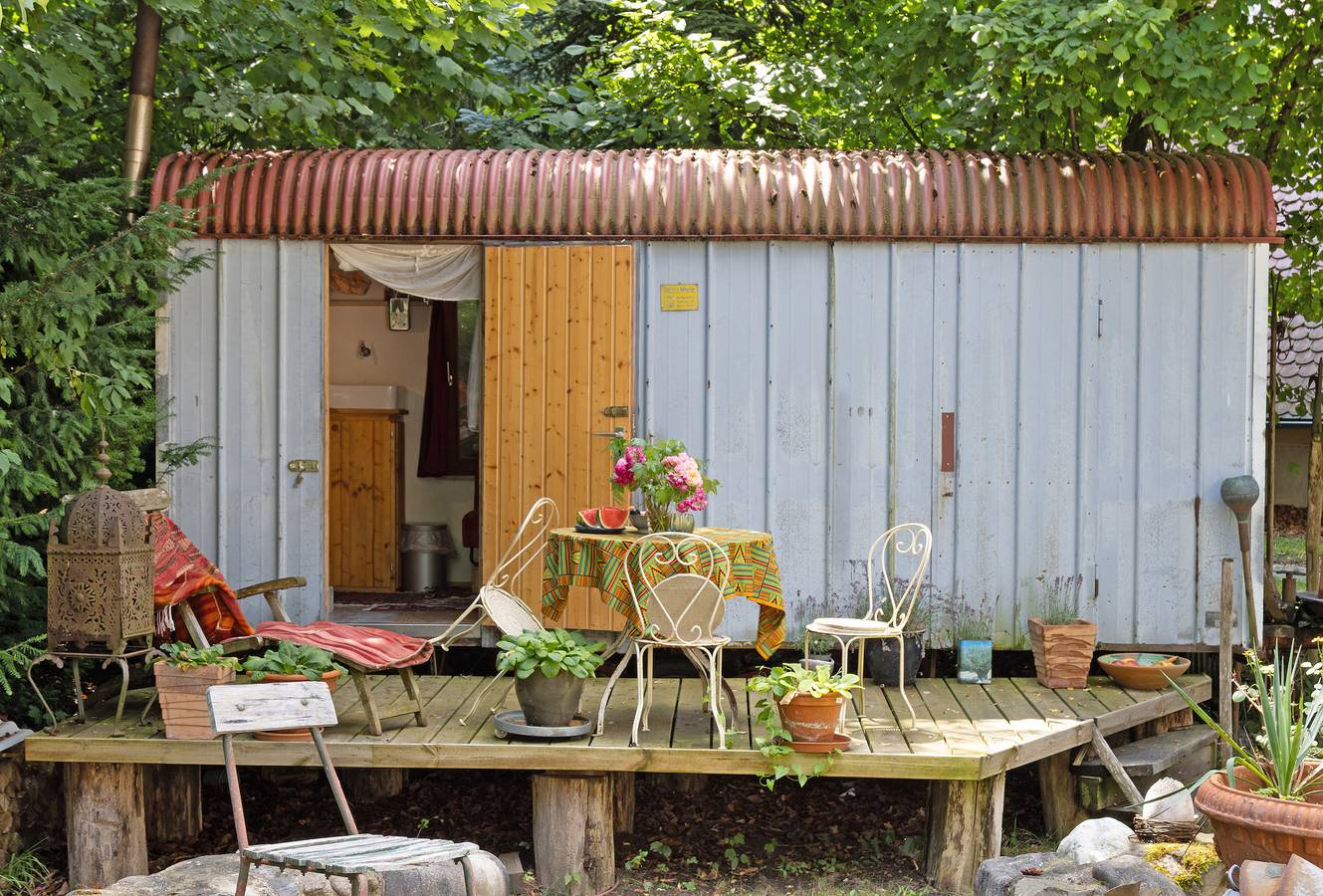 Ganze Ferienwohnung, Tiny Home 'Haus' mit privater Terrasse, Gemeinschaftsgarten und Wi-Fi in Bad Waldsee, Oberschwaben
