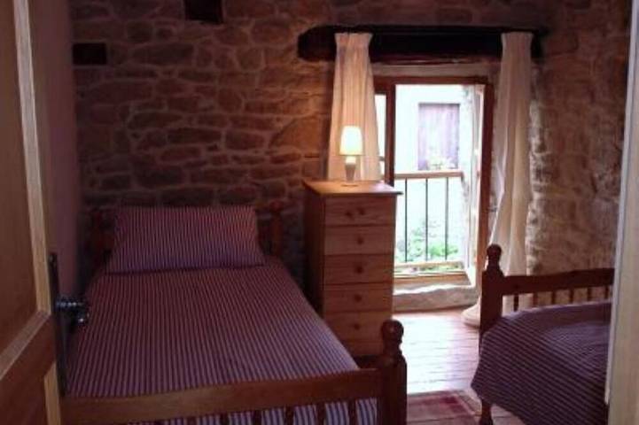 Gîte pour 5 personnes, avec jardin dans Le Mené - 3