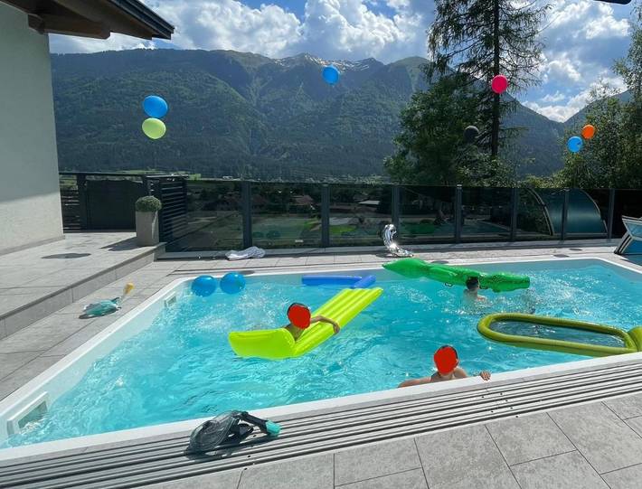 Ferienwohnung für 6 Personen, mit Pool und Garten sowie Ausblick