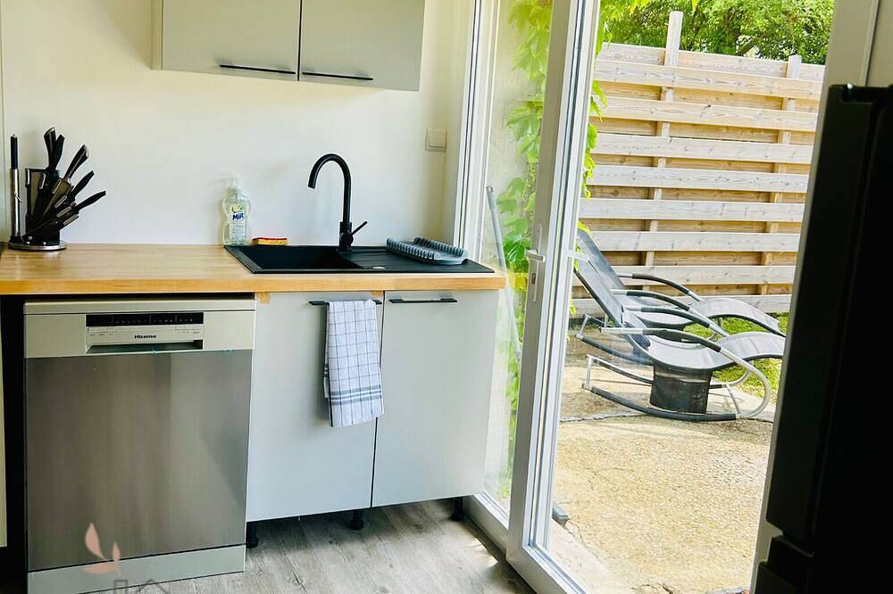 Maison Avec Accès Privé au lac - Petfriendly in Izon, Région de Libourne