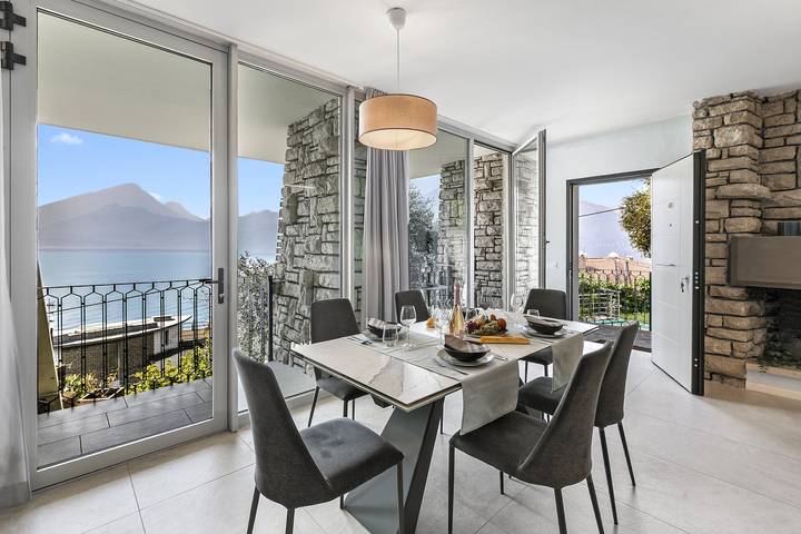 Ferienhaus für 4 Personen, mit Balkon und Pool sowie Seeblick, kinderfreundlich in Brenzone