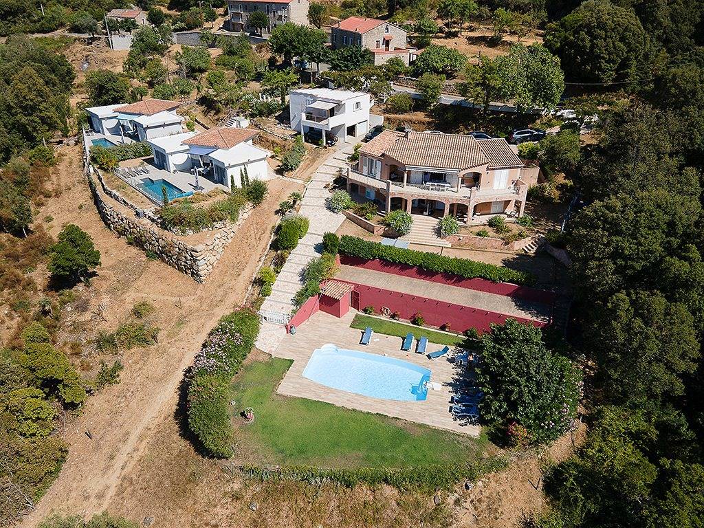 Au cœur de l'arrière-pays, villa avec piscine chauffée in Sainte-Lucie-de-Tallano, Parc naturel régional de Corse