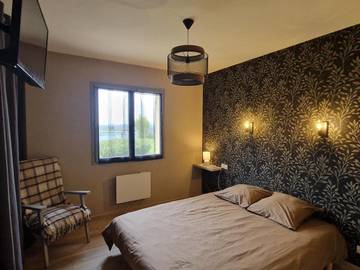 Chambre d’hôte pour 2 personnes, avec vue et terrasse à Saint-Martial-de-Valette