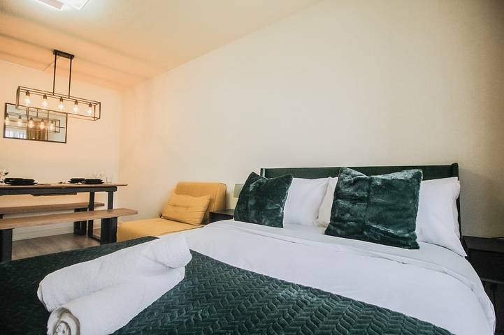 Hockley 4-Bed, Sleeps 12 w/ Garden & Free Parking in Birmingham, Birmingham y alrededores