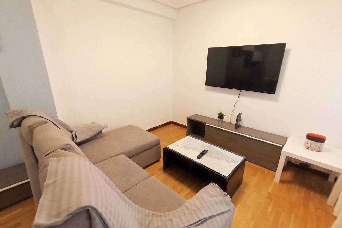 Appartamento intero, Charming Apartment with Full Kitchen & Wi-Fi in Oviedo, Montagne Cantabriche