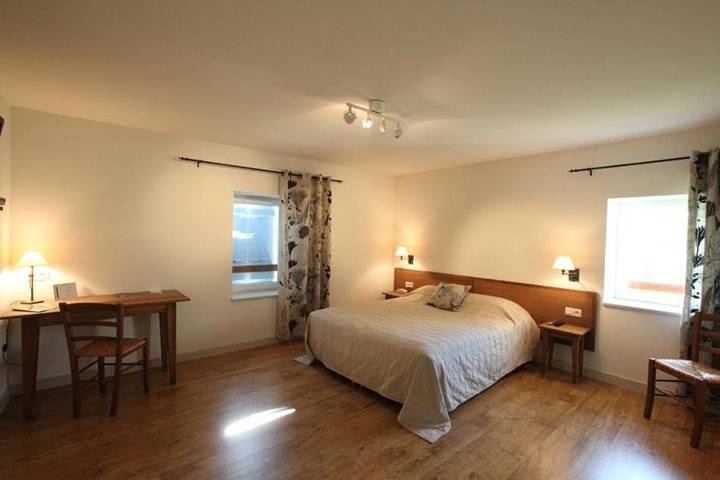 Hôtel pour 2 personnes, avec jardin et piscine à Valaurie - 2