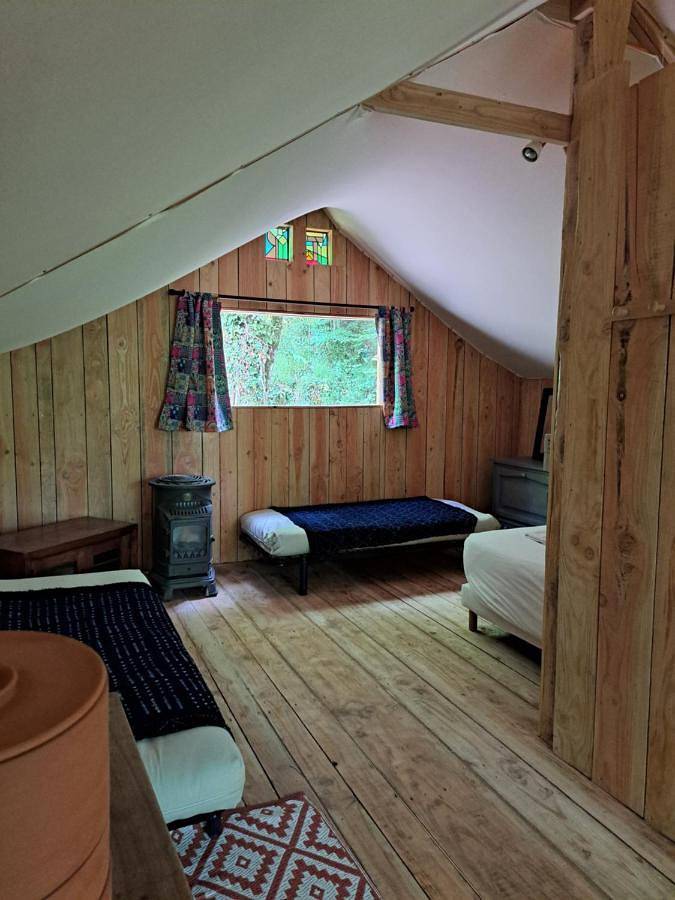 Tente pour 4 personnes, avec vue et jardin ainsi que terrasse et piscine dans l' Aveyron - 4