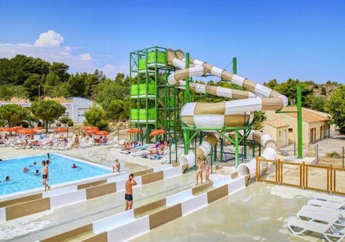Camping pour 6 personnes, avec Jacuzzi et Terrasse ainsi que Bassin pour enfant et Piscine à Narbonne - 2