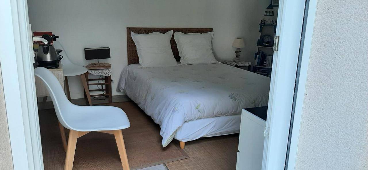 Double Room with Private Bathroom in Crach, Côte des Mégalithes