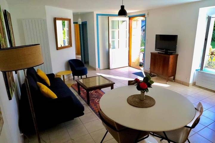 Gîte pour 3 personnes, avec terrasse et jardin, animaux acceptés
