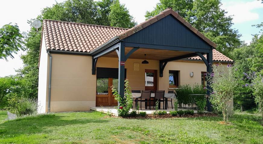 Gîte pour 9 personnes, avec vue sur le lac ainsi que jardin et terrasse