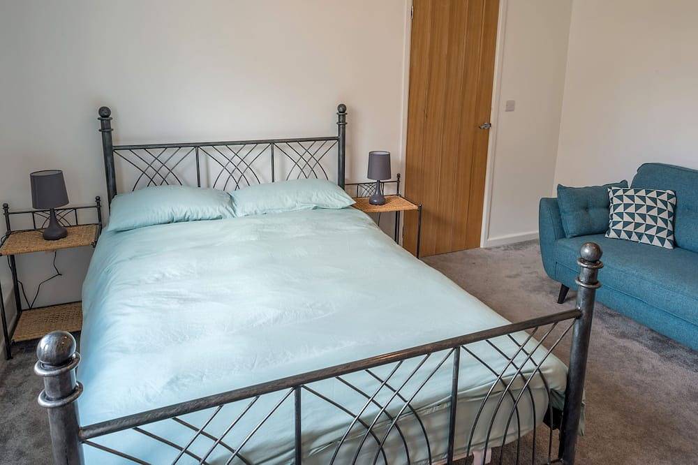 Beach Breaks. Lovely holiday home, just a short stroll to the village and beach. in Woolacombe, Devon