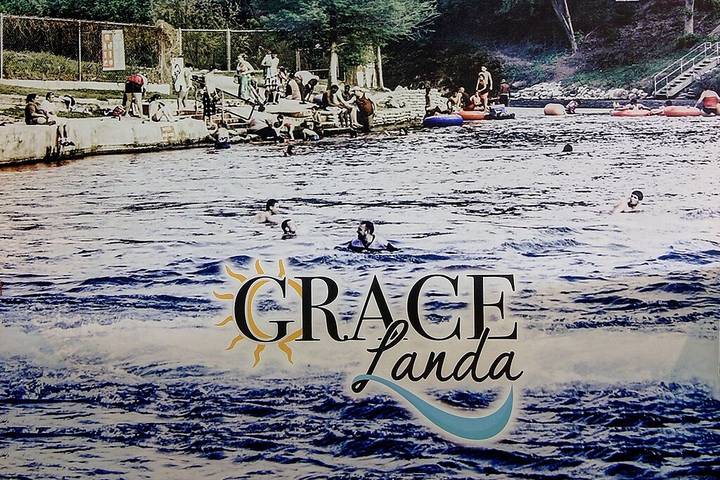 Vacation rental for 4 people, with balcony and pool as well as hot tub, with pets in New Braunfels