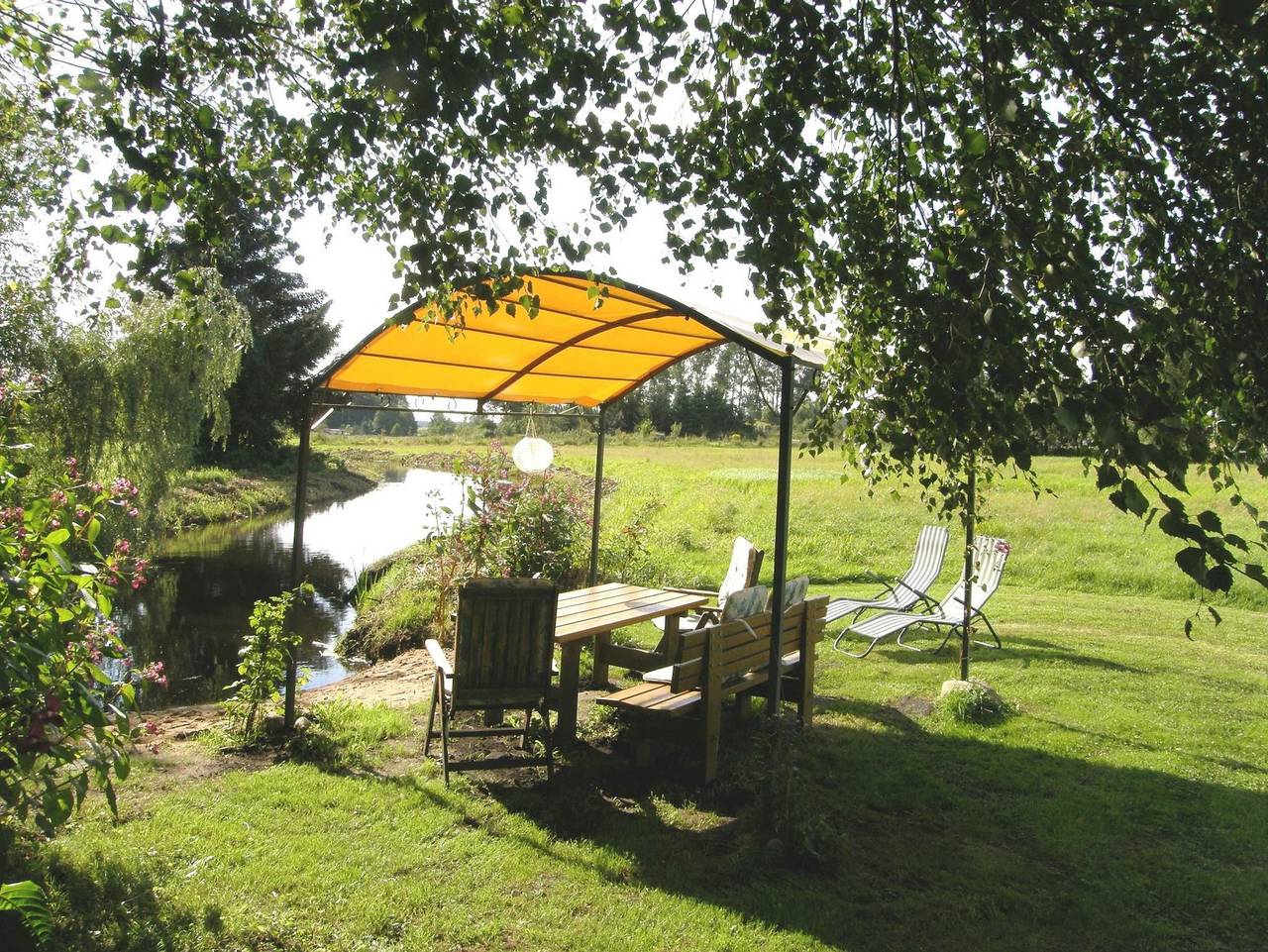 Ganze Ferienwohnung, Anna Müritz - Romantisches Mecklenburger Anwesen am Fluss in Wredenhagen, Müritz