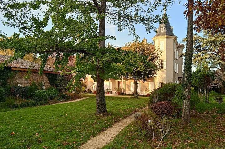 Location de vacances pour 6 personnes, avec balcon et jardin à Quintenas