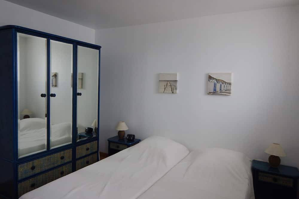 Charming, fully renovated gîte 10 minutes' walk from the beach in Louannec, Costa de granito rosa