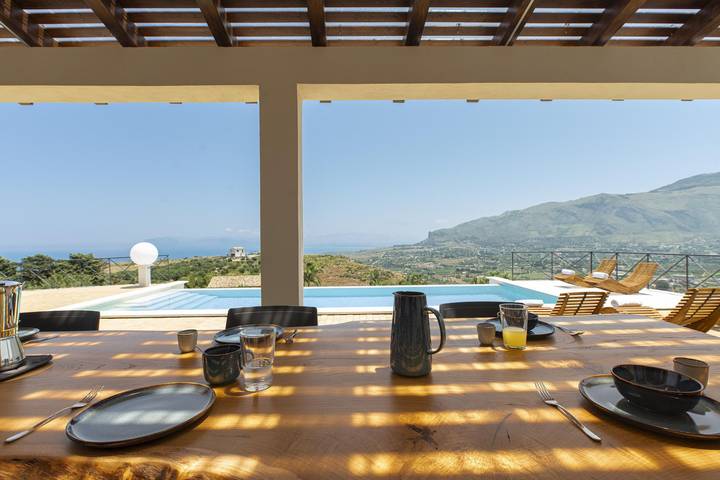 Villa per 15 persone, con balcone/terrazza e terrazza nonché panorama a Castellammare del Golfo