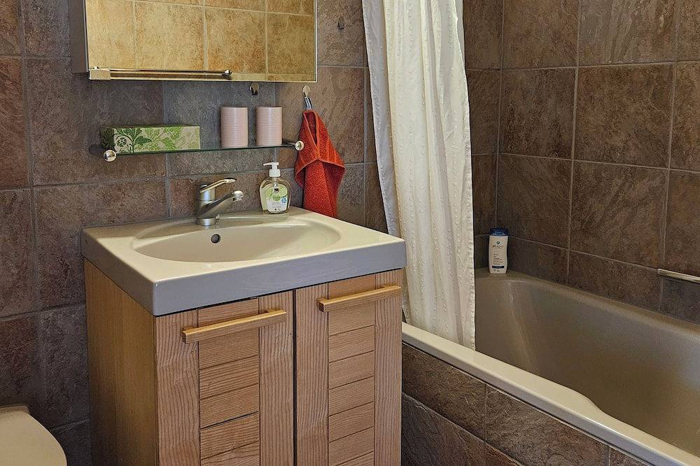 Ganze Wohnung, Apartment Enzian - ruhig, sonnig, Terrasse mit Berg- und Seeblick in Seelisberg, Vierwaldstättersee