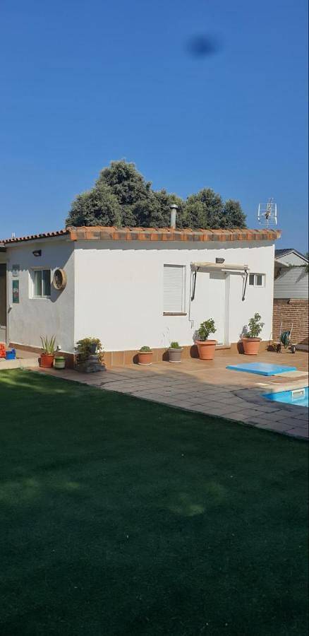 Apartamento de vacaciones para 4 personas, con vistas además de piscina y jardín en La Alcarria - 3