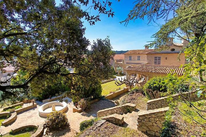 Maison de vacances pour 10 personnes, avec jardin et piscine à Tourves