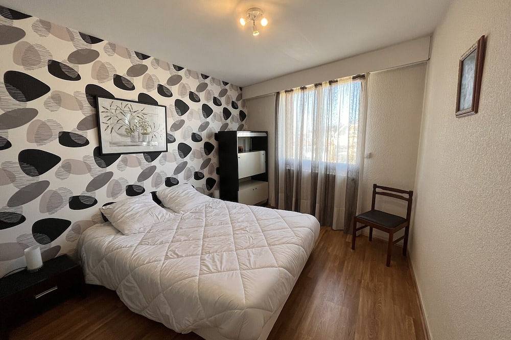 Entire apartment, 2-bedroom apartment, central Les Sables-d'Olonne, balcony, Wifi in Les Sables-d'Olonne, Vendée