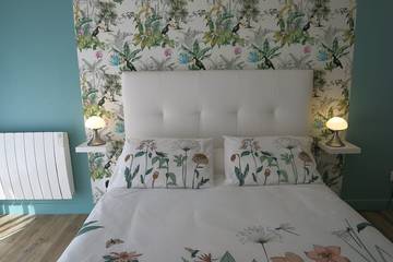 Location de vacances pour 3 personnes, avec terrasse et jardin à Chancelade