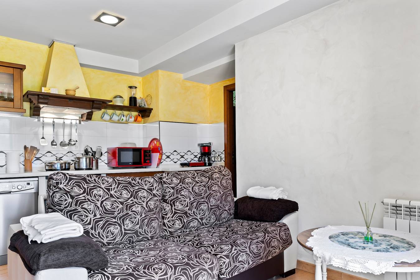 Appartement 'La Llosa' met bergzicht, privéterras en wifi, foto 6
