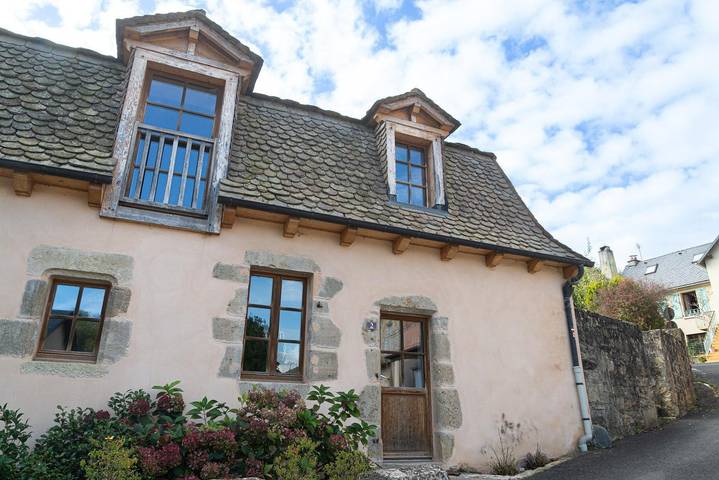 Gîte pour 6 personnes, avec terrasse à Le Monastier-Pin-Moriès