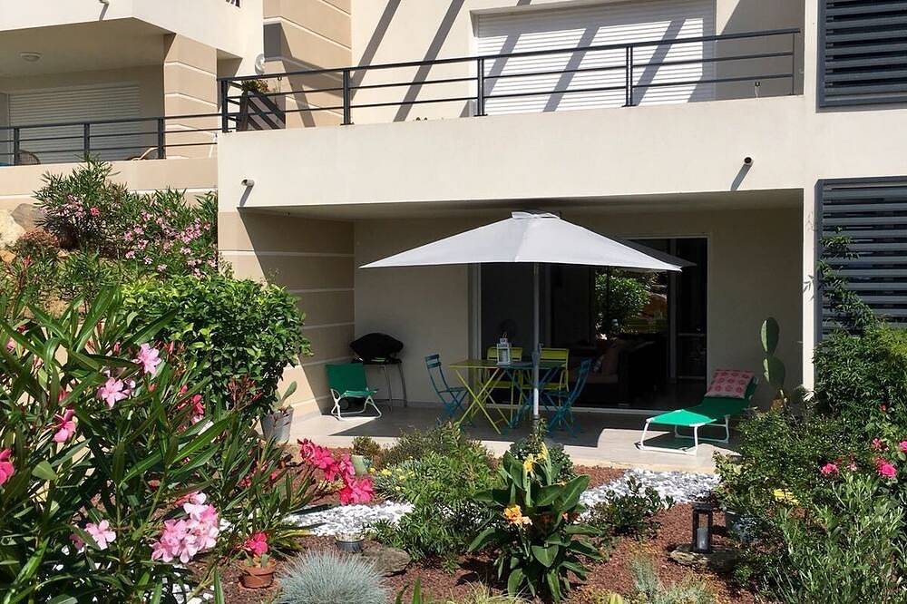 Appartement entier, T3 neuf, contemporain, climatisé, Wifi, Golfe Saint-Florent - Cap Corse, 1mn mer in Farinole, Région de Calvi