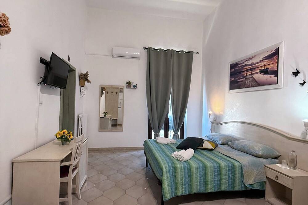 At 100 meters from the brindisi train station cheap and cozy in Brindisi, Salento