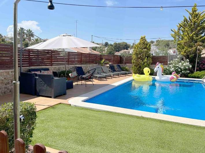 Casa rural para 13 personas, con Balcón y Terraza además de Jardín y Piscina en Cunit - 4